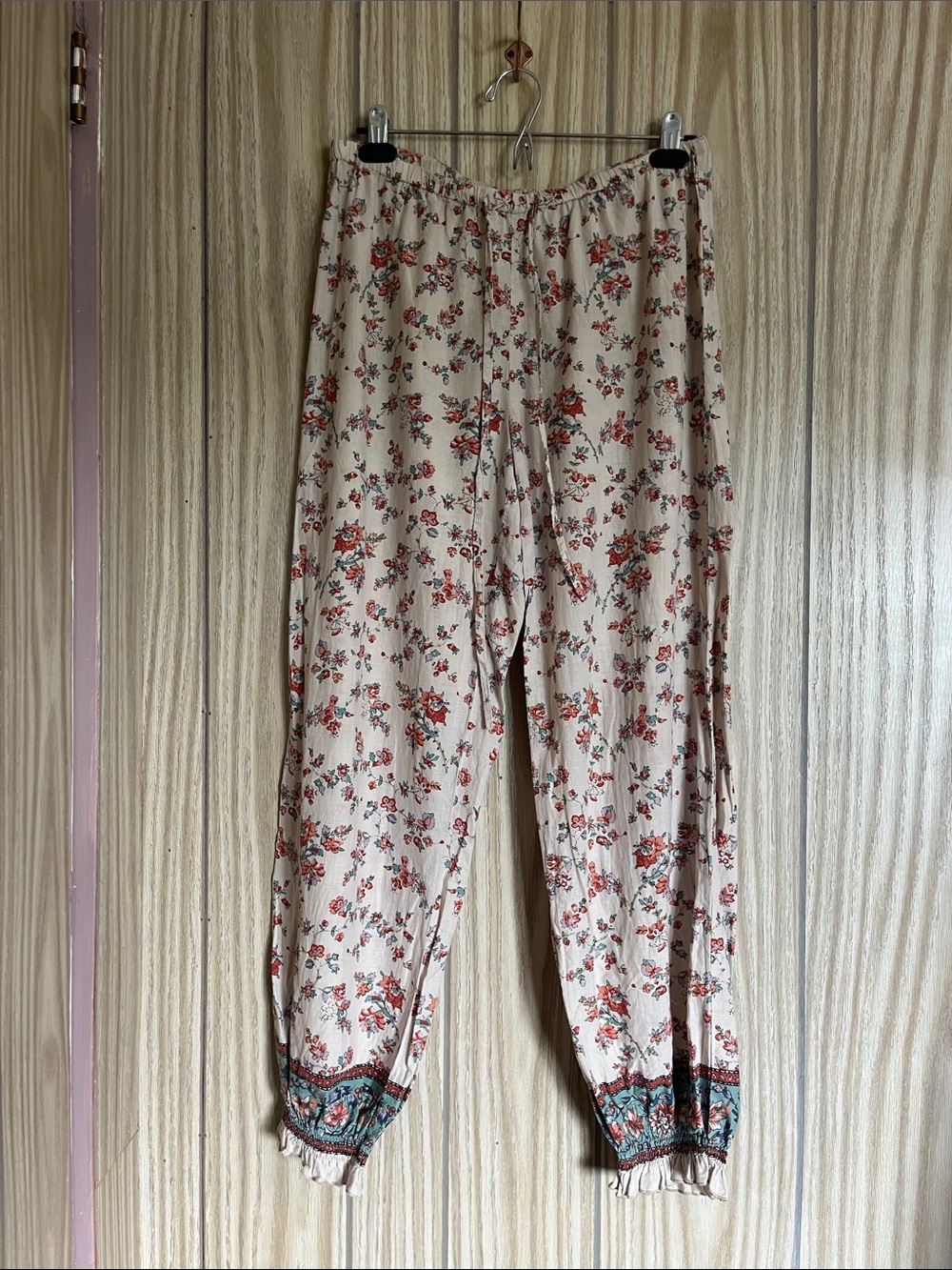 Culture Cream Floral Elastic-Waist Track Pants with Printed Hem L